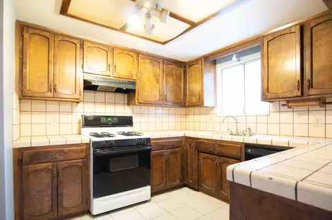 218 E Ashland Ave, Visalia, CA 93277 photo 5