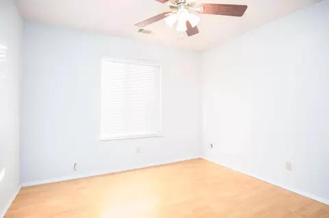 218 E Ashland Ave, Visalia, CA 93277 photo 8