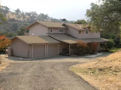 44128 Dinely Dr, Three Rivers, CA 93271 photo 2