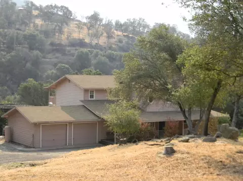 44128 Dinely Dr, Three Rivers, CA 93271 photo 1