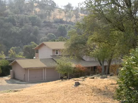 44128 Dinely Dr, Three Rivers, CA 93271 photo 3