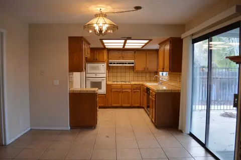 2825 Pinewood Dr, Madera, CA 93637 photo 7