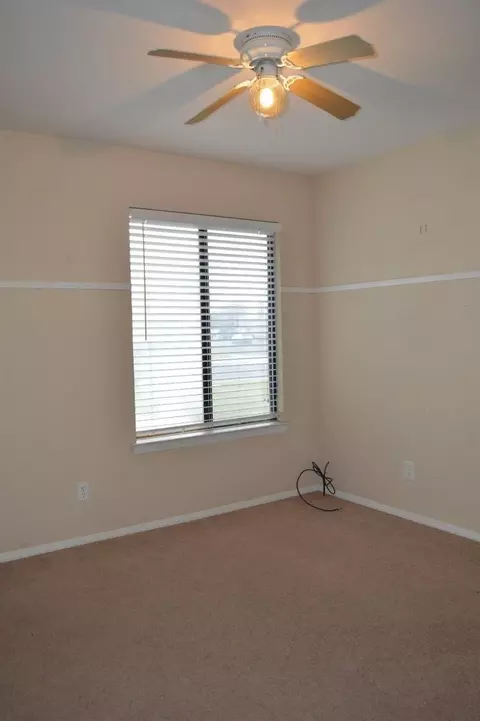 2825 Pinewood Dr, Madera, CA 93637 photo 12