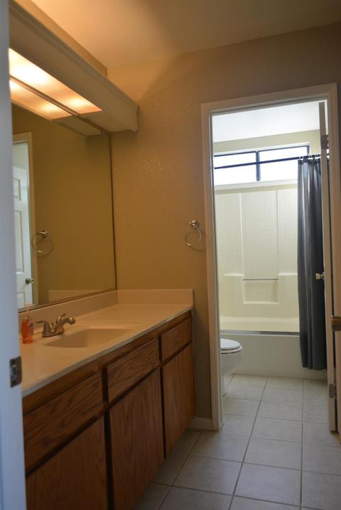 4941 W Chestnut Ave, Visalia, CA 93277 photo 10