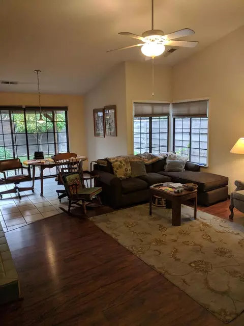 1822 E Vine Ave, Visalia, CA 93292 photo 2