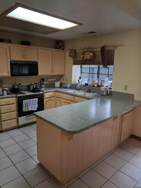 1822 E Vine Ave, Visalia, CA 93292 photo 3