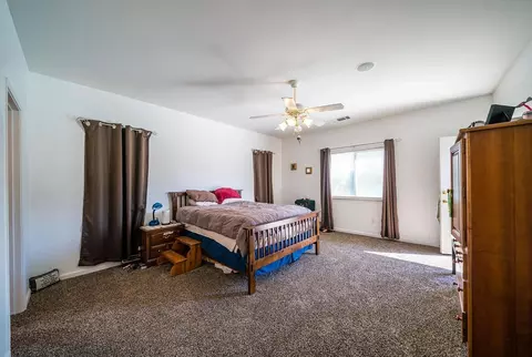 542 Puffin Ln, Lemoore, CA 93245 photo 14