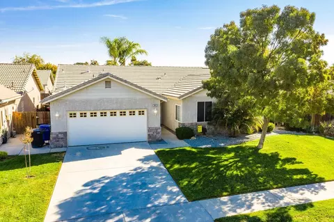 542 Puffin Ln, Lemoore, CA 93245 photo 1