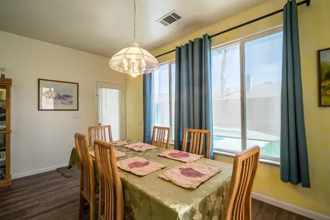 542 Puffin Ln, Lemoore, CA 93245 photo 10