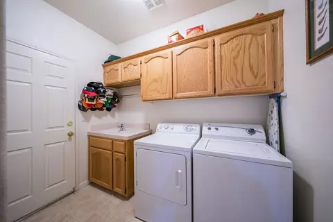 542 Puffin Ln, Lemoore, CA 93245 photo 19