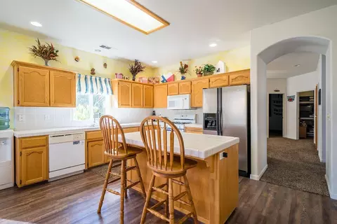 542 Puffin Ln, Lemoore, CA 93245 photo 12