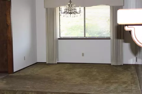 1015 W Evans, Visalia, CA 93277 photo 12
