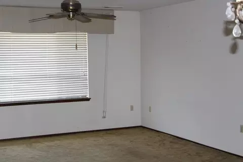 1015 W Evans, Visalia, CA 93277 photo 13