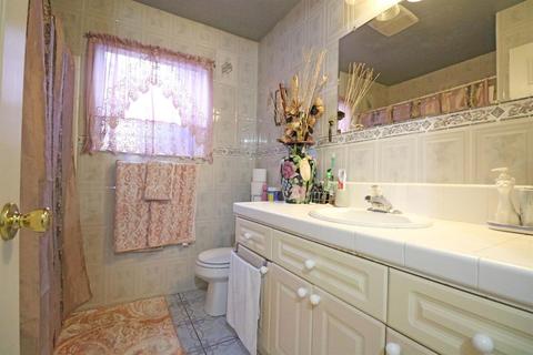 1171 E Davis Dr, Dinuba, CA 93618 photo 9