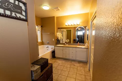 1318 National Dr, Lemoore, CA 93245 photo 46