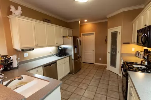 1318 National Dr, Lemoore, CA 93245 photo 18