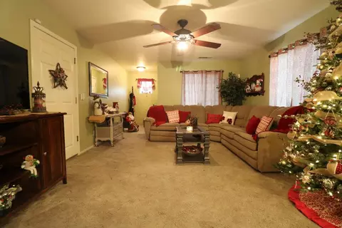 191 S Smith Rd, Tipton, CA 93272 photo 3