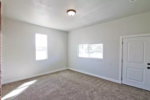 330 E Cameron St, Hanford, CA 93230 photo 12
