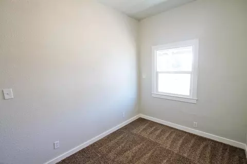 330 E Cameron St, Hanford, CA 93230 photo 18