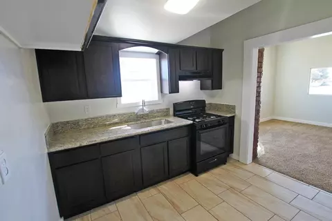 330 E Cameron St, Hanford, CA 93230 photo 15