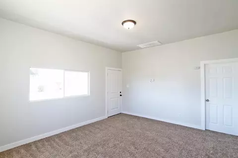 330 E Cameron St, Hanford, CA 93230 photo 11