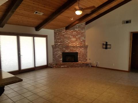 1348 E Thompson Ave, Tulare, CA 93274 photo 5