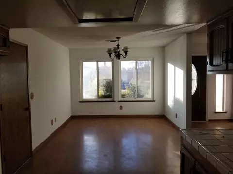 17067 Crystal Dr, Madera, CA 93638 photo 2