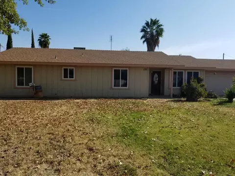 17067 Crystal Dr, Madera, CA 93638 photo 1