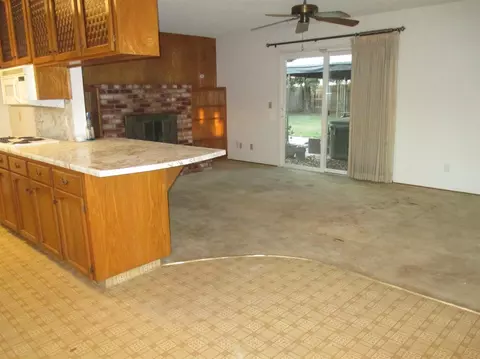 2346 E Feemster Ave, Visalia, CA 93292 photo 5