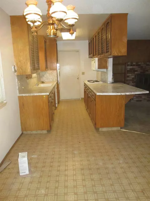 2346 E Feemster Ave, Visalia, CA 93292 photo 4