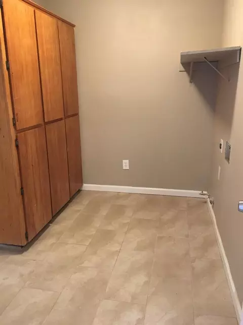 914 E Joanne Ave, Pixley, CA 93256 photo 8