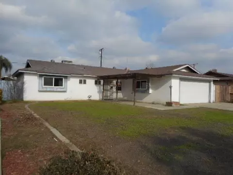 1403 6th Ave, Delano, CA 93215 photo 2