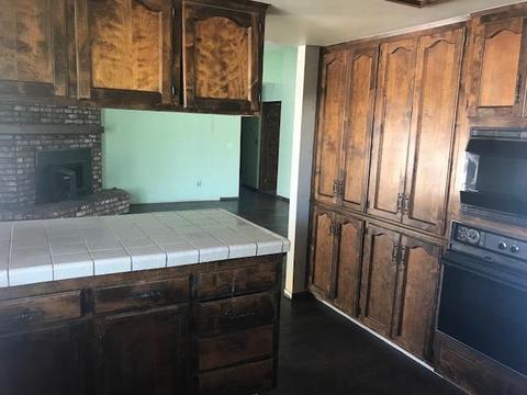 400 E Cherry Ct, Visalia, CA 93277 photo 3