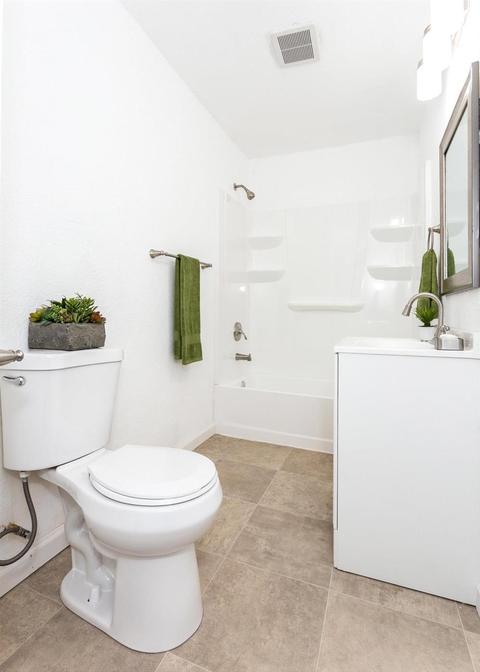 1099 E Park Way, Dinuba, CA 93618 photo 9