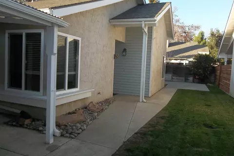 1334 E Vassar Dr, Visalia, CA 93292 photo 3