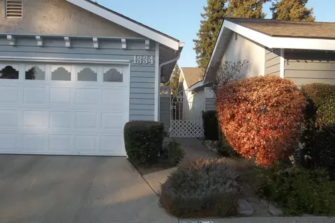 1334 E Vassar Dr, Visalia, CA 93292 photo 2
