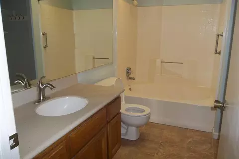 1334 E Vassar Dr, Visalia, CA 93292 photo 9