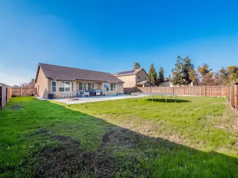910 Legend, Lemoore, CA 93245 photo 21