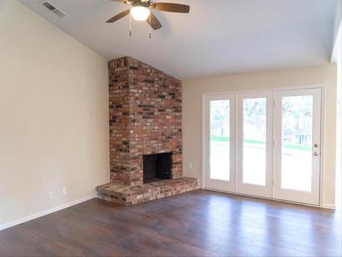 1934 E Parrish Ct, Visalia, CA 93292 photo 9