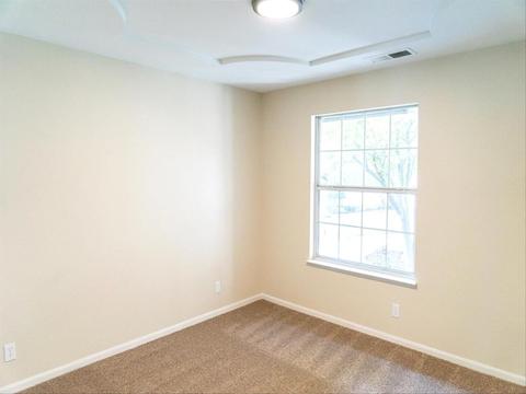 1934 E Parrish Ct, Visalia, CA 93292 photo 12