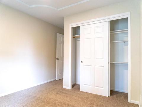 1934 E Parrish Ct, Visalia, CA 93292 photo 14