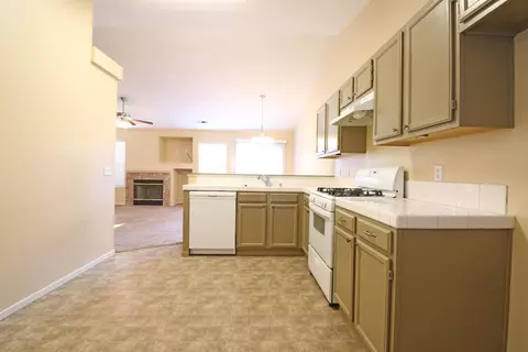 4303 E Howard Ave, Visalia, CA 93292 photo 8