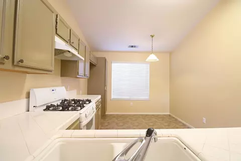 4303 E Howard Ave, Visalia, CA 93292 photo 9