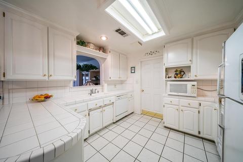 17 Powell Ave, Lemoore, CA 93245 photo 9