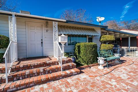 17 Powell Ave, Lemoore, CA 93245 photo 6