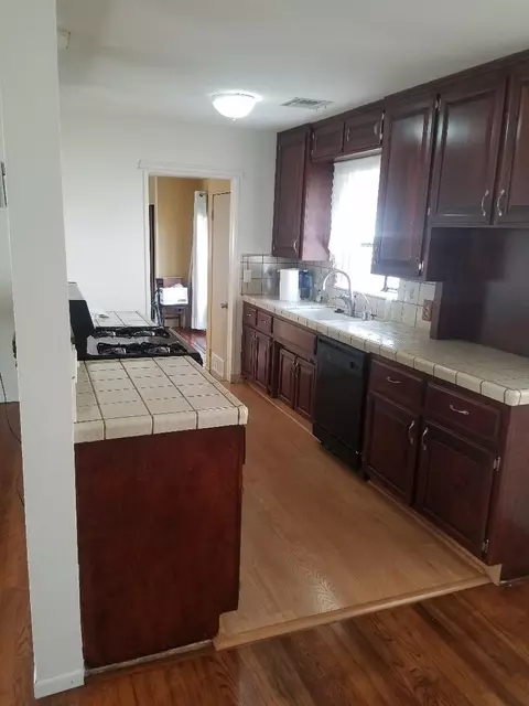 2366 E Sunset Ave, Tulare, CA 93274 photo 3