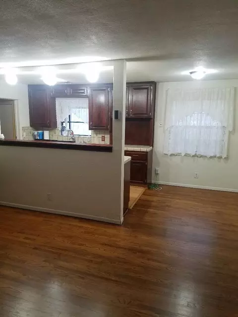 2366 E Sunset Ave, Tulare, CA 93274 photo 4