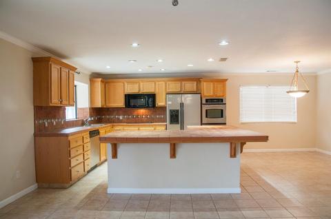 2215 E Vassar, Visalia, CA 93292 photo 7