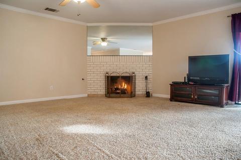 2215 E Vassar, Visalia, CA 93292 photo 5