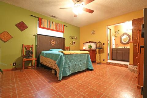 974 E Pleasant Ave, Tulare, CA 93274 photo 13